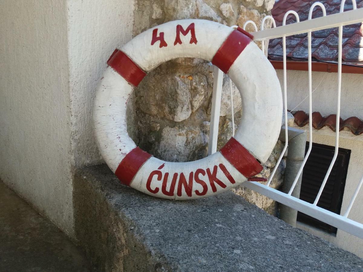 Apartment 4M Cunski Luaran gambar